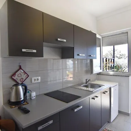 Neues Mit Meerblick In * Zambratija (Istria)